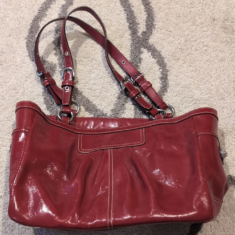 Elegant Red Leather Shoulder Bag
